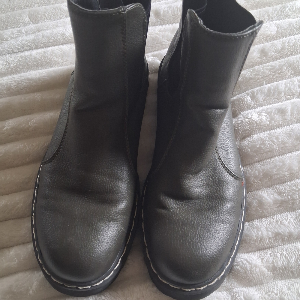 Sincerly Jules Olive Green Chelsea Combat Boots
